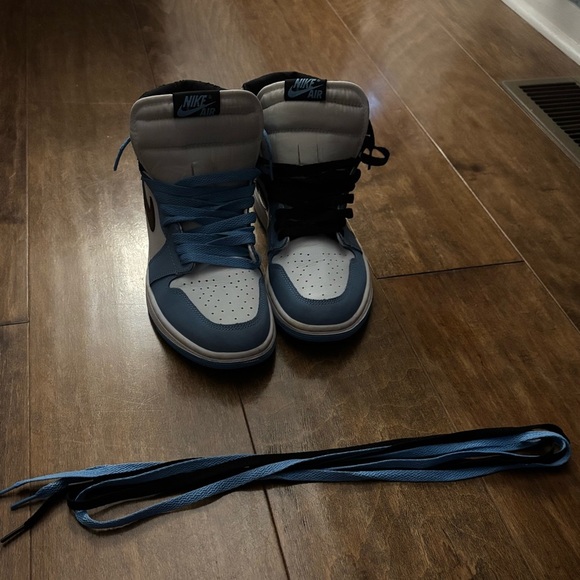 Nike Air High Top Jordan’s with Blue and Black Laces - Picture 3 of 10